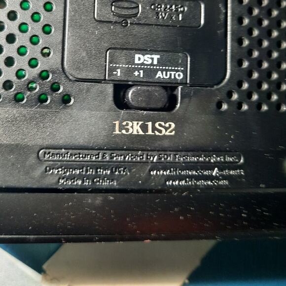 iHome iBTW22 Timebase II Charging Bluetooth Alarm Clock Wireless  & USB Charging - Picture 5 of 12